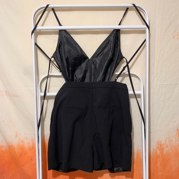 ASOS Skirt/Short Romper deep V, pockets & back tie - Picture 4 of 10